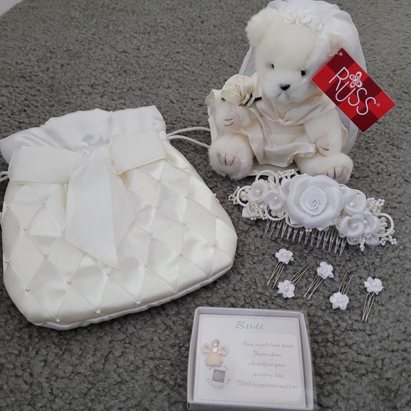 Bridal Gift/Accessories Set - Picture 1 of 7